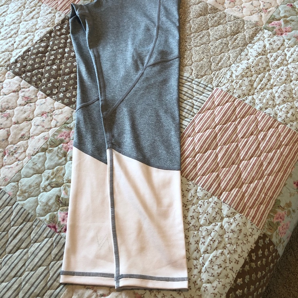 🌺 2/$8🌺 Vie active leggings